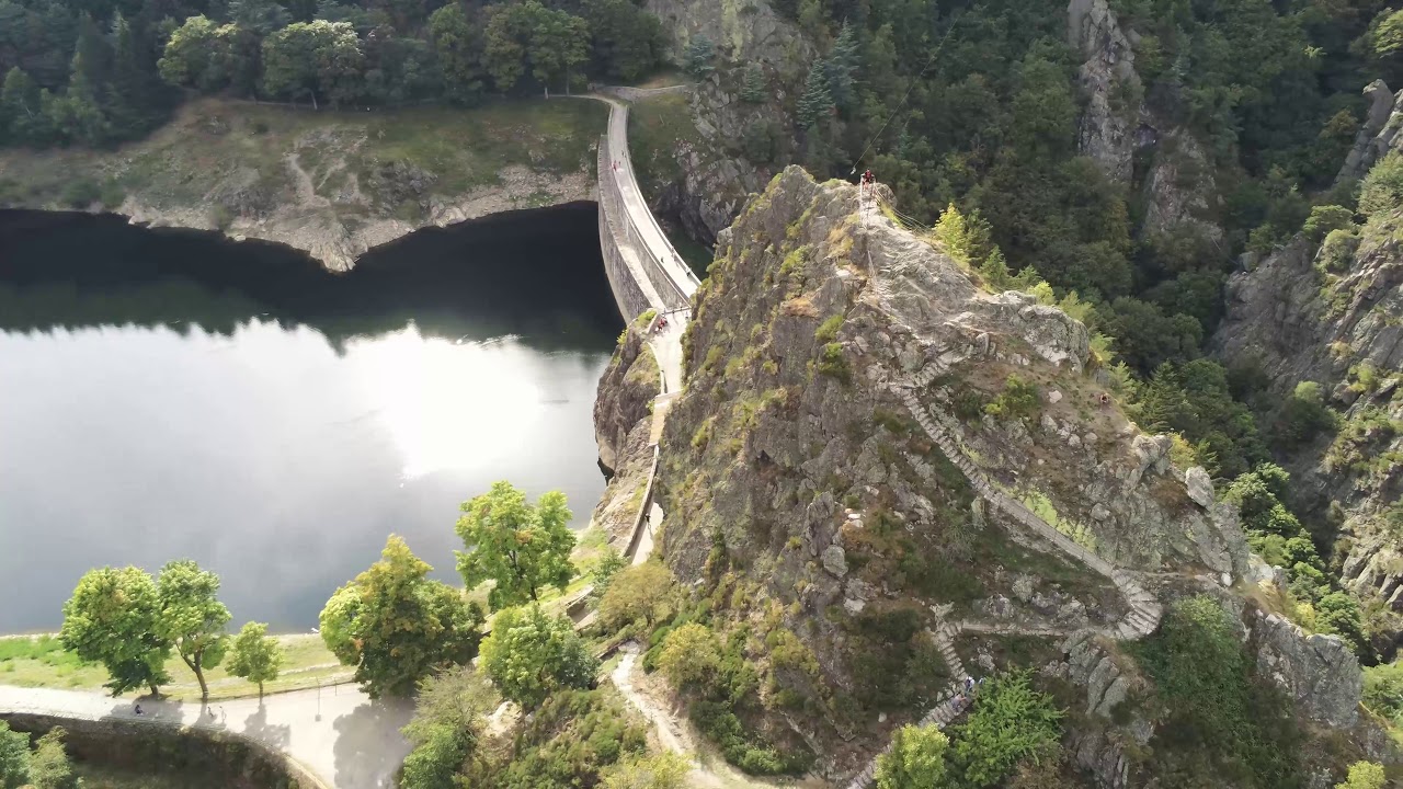 Parrot Anafi Drone - Gouffre d'Enfer & Roche Corbi&egrave;re (France - Loire, 42)