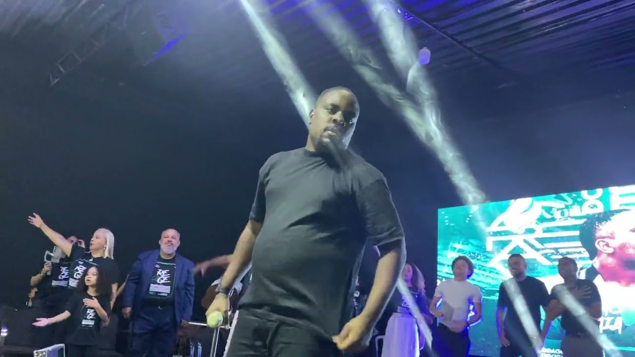 Isaac Maia I Ele entregou tudo no altar nessa Vigília