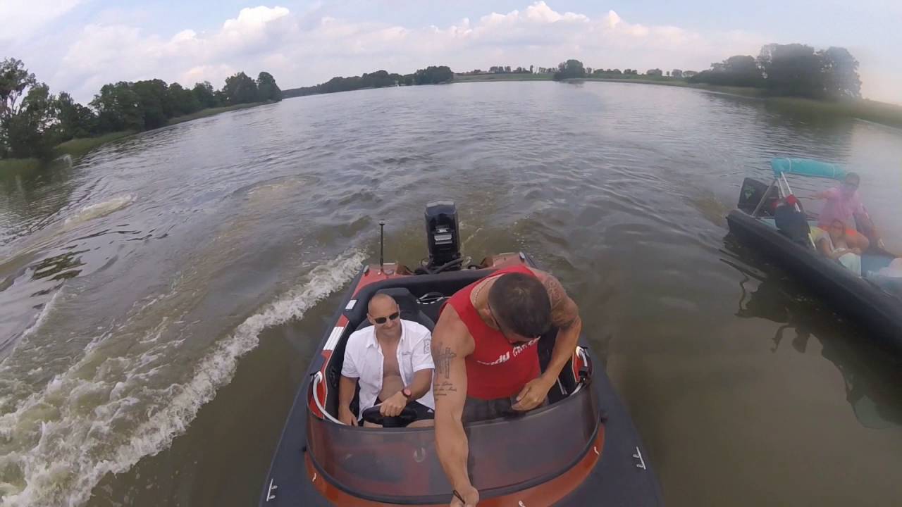 Ein Neuzugang auf dem Wasser, das sollte ordentlich gefeiert werden