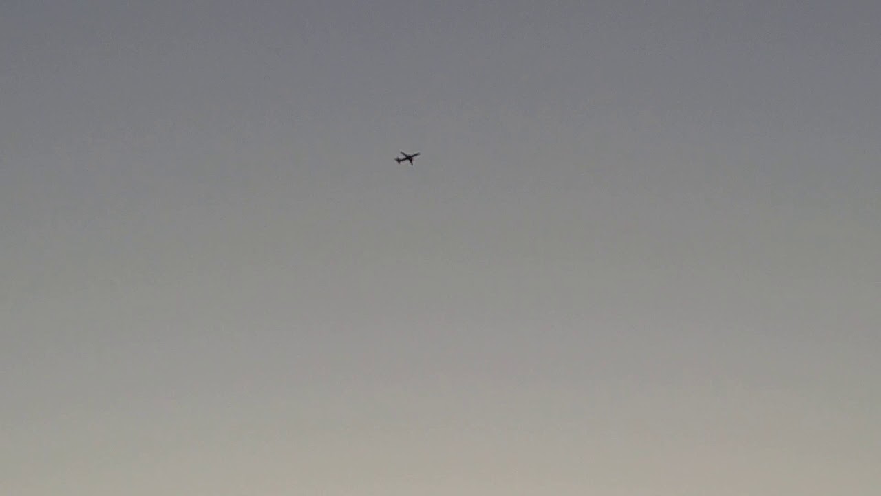 LG G6 Zoom Test (airplane)