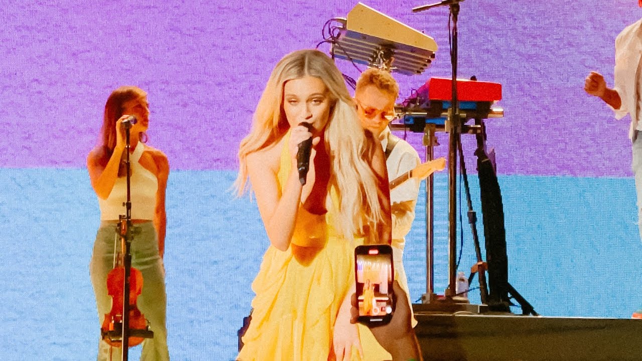 LOVE ME LIKE YOU MEAN IT // DIBS // YEAH BOY - Kelsea Ballerini - LA Greek Theater