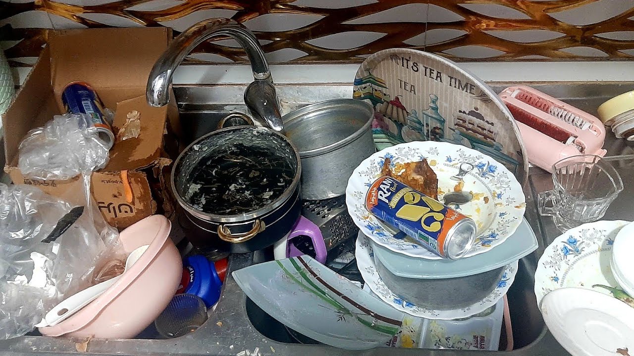 Dishwashing Zen – Calm in the Bubbles and Flowing Water
