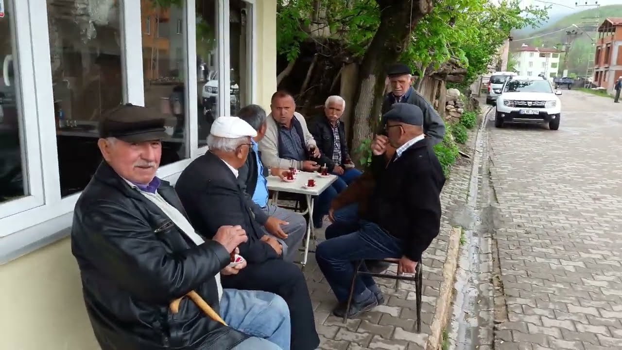 Gölgeli köyünde bir kıraathane