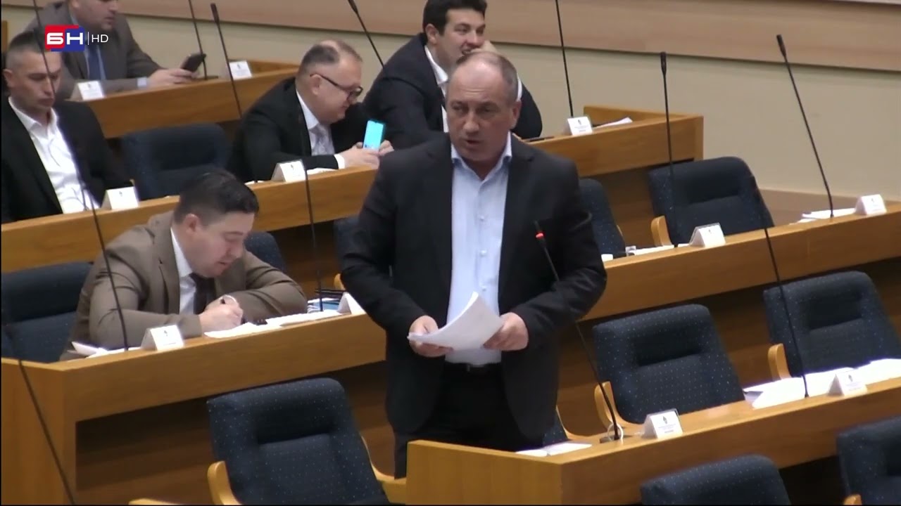 HAOS U NSRS: Stevandić oduzeo riječ Crnadku, Vučiniću i Vukanoviću - Crnadak ga razbio sa poslovicom