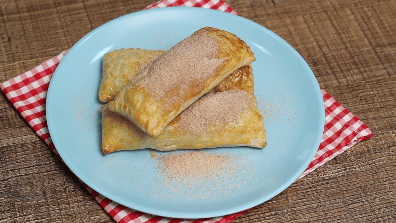 Tortinha de Banana igual do McDonald's - Receita F&aacute;cil