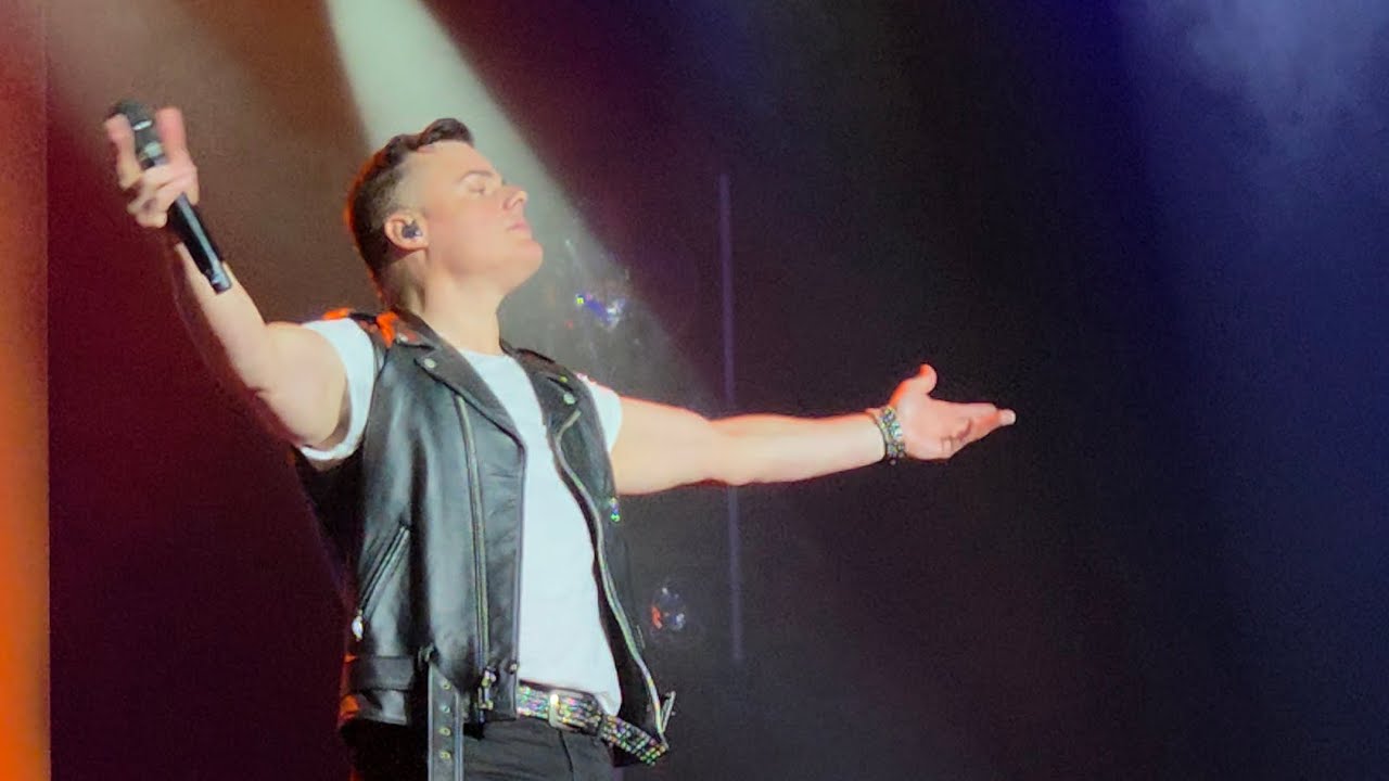 One vision of Queen -Marc Martel / Somebody to love