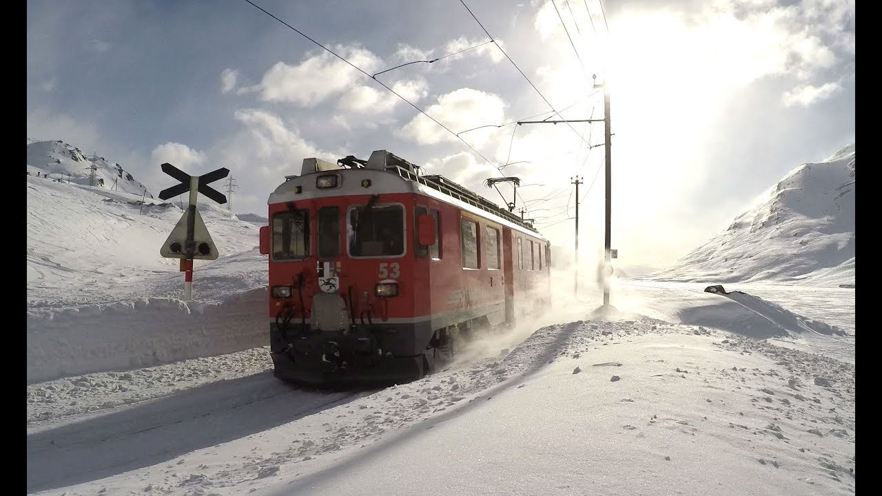 Switzerland Wintertime at Berninapass - Züge im Schnee 4K