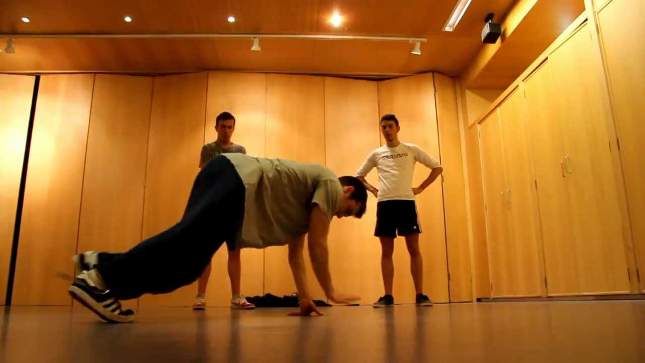 Promo CLASES de BREAKDANCE FONTI&Ntilde;AS (Santiago de Compostela)