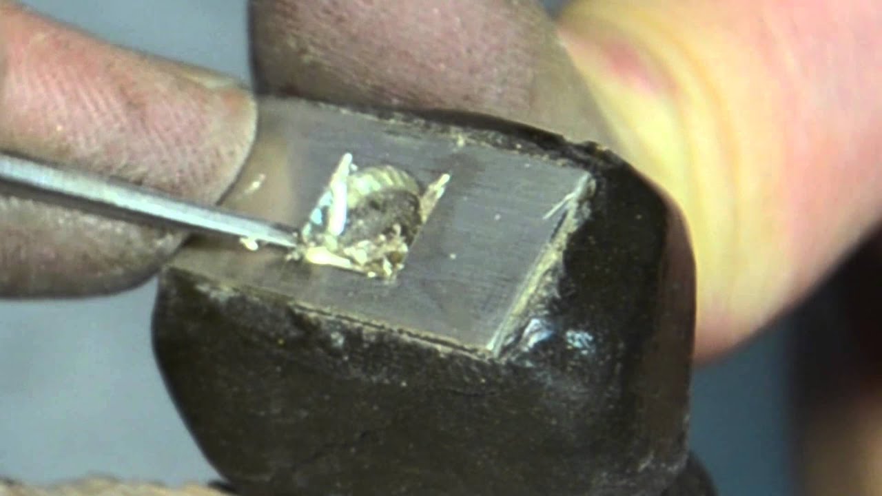 diamond setting with cut to burin