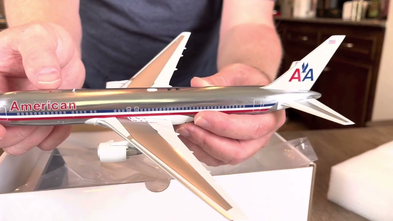 Inflight 200 AA 767-300 unboxing