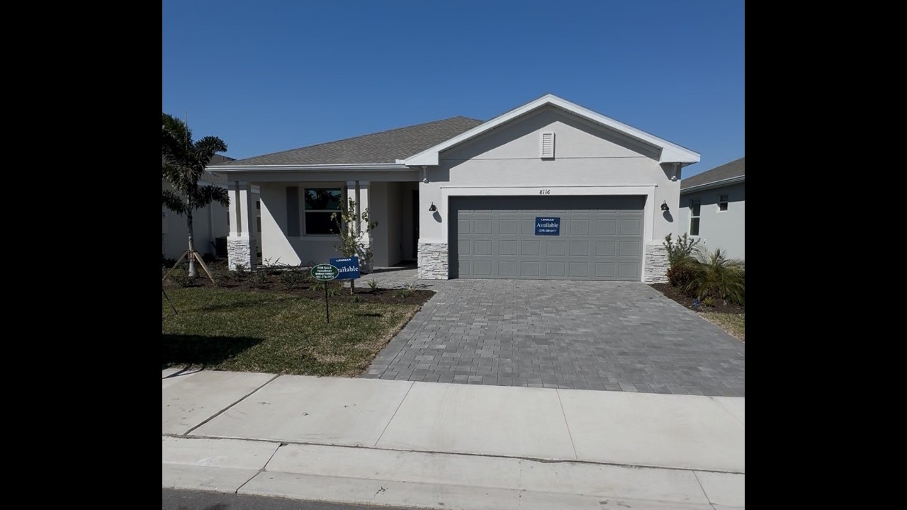 8116 Saint Kitts Circle Venice #32 Island Lakes at Cocobay 3 Bedroom 3 Bath 1849 sqft. 2 car garage