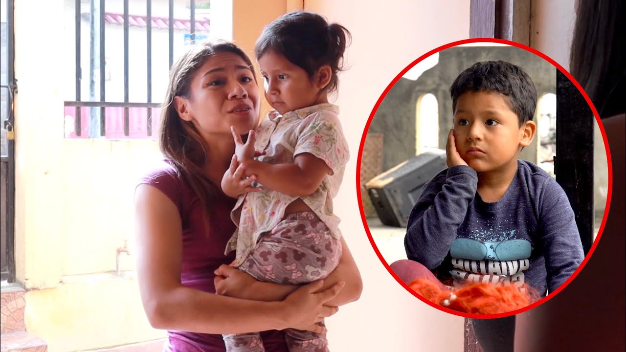 Abandona a sus hijos por cuidar niños ajenos