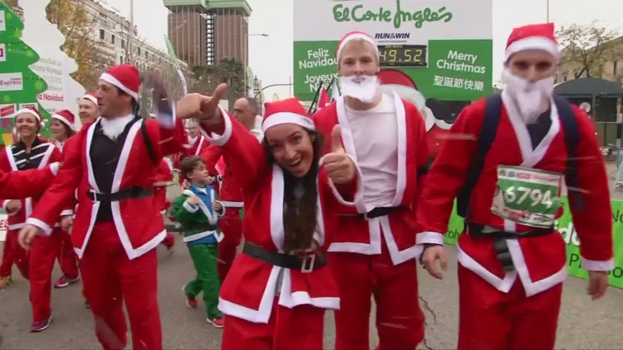 10,000 running Santas race in Madrid