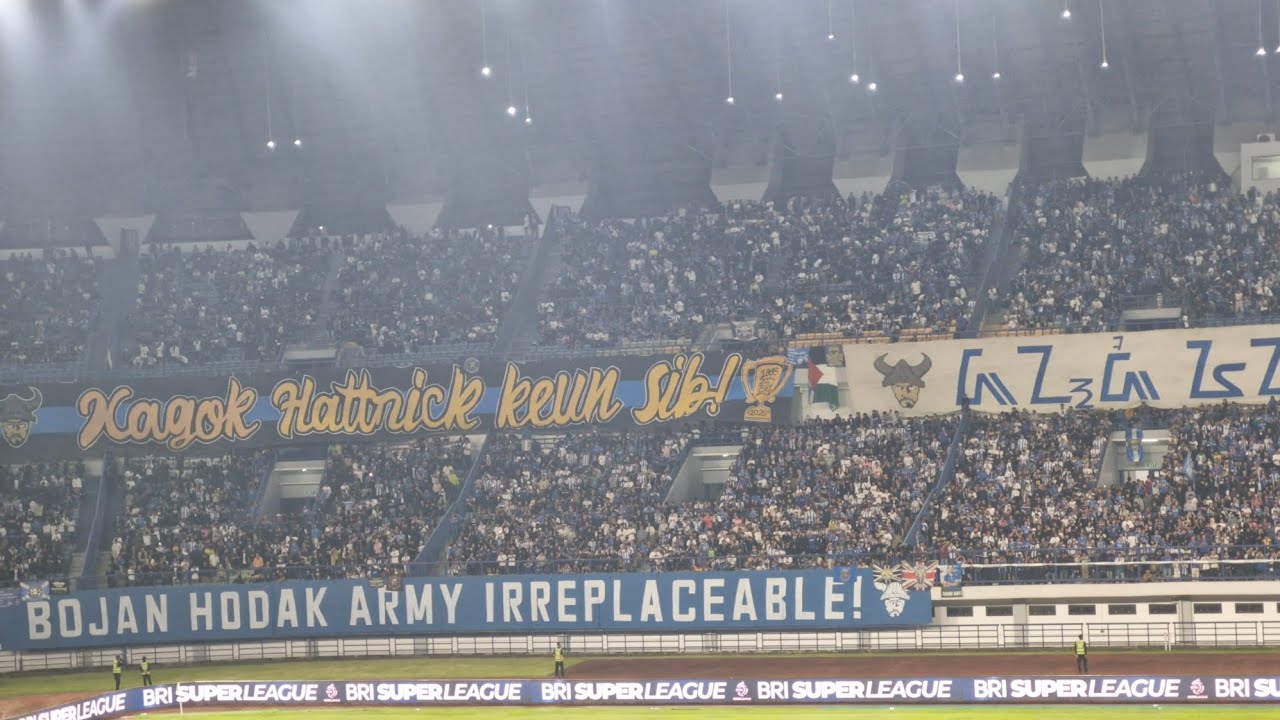 BOBOTOH VIKING CLUB FULL TRIBUN TIMUR STADION GBLA LAGA PERSIB VS DEWA UNITED