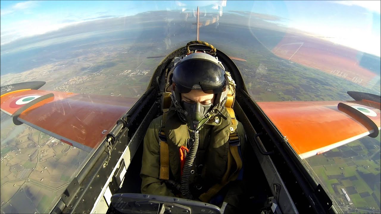 A flight on an Aermacchi MB.326E