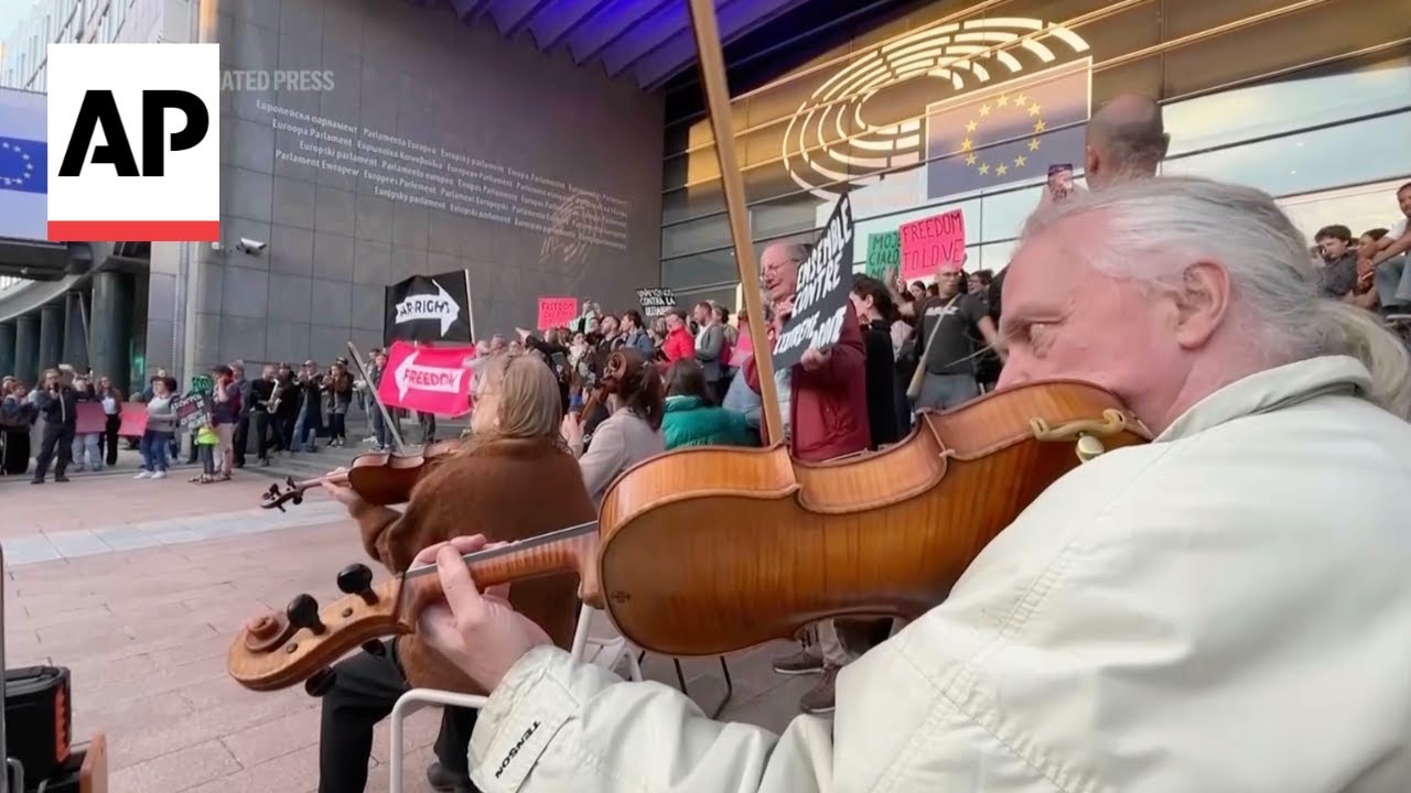 Orchestra plays outside European Parliament at protest against rise of extreme right