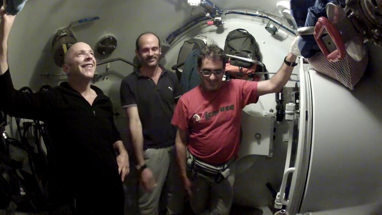 GIGI MELIS DIVING...ENTRANDO IN SATURAZIONE IO MIZIO E UN COLLEGA INCOMINCIA LA PRESSURIZZAZIONE!