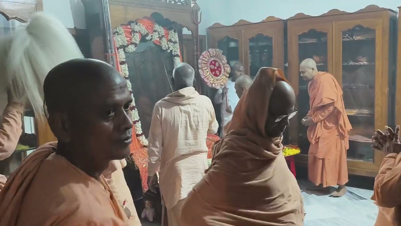 শ্রীশ্রী ঠাকুরের সংগ্রহশালায় বিশেষ পূজারতি প্রধান কার্যালয়ে 