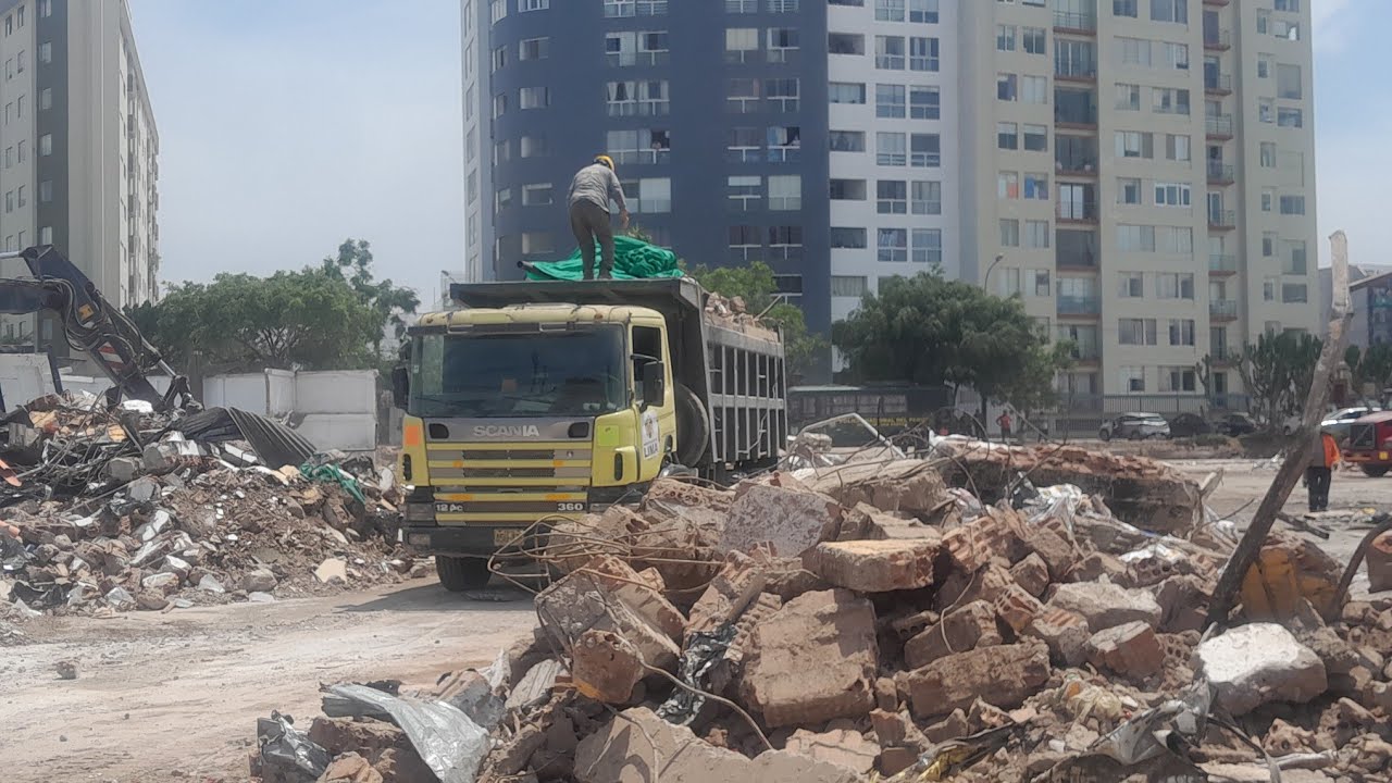 Avance de obras de la Via Expresa Sur.Desde el Jr.Catalino Miranda.Zona de los almacenes en Barranco