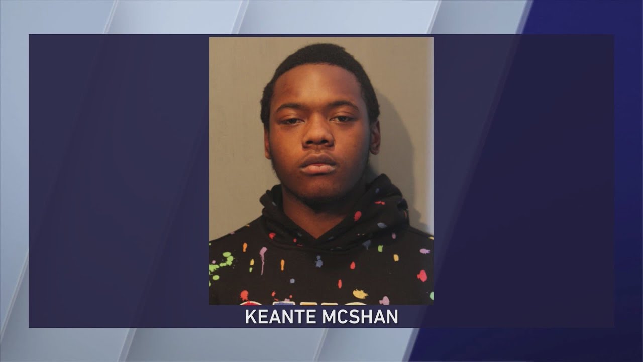 18-year-old charged in stabbing death of Hyde Park bartender
