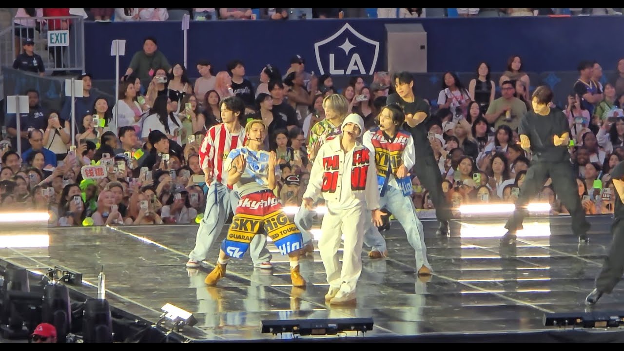 WayV - Give Me That (SMTOWN LA 2025)