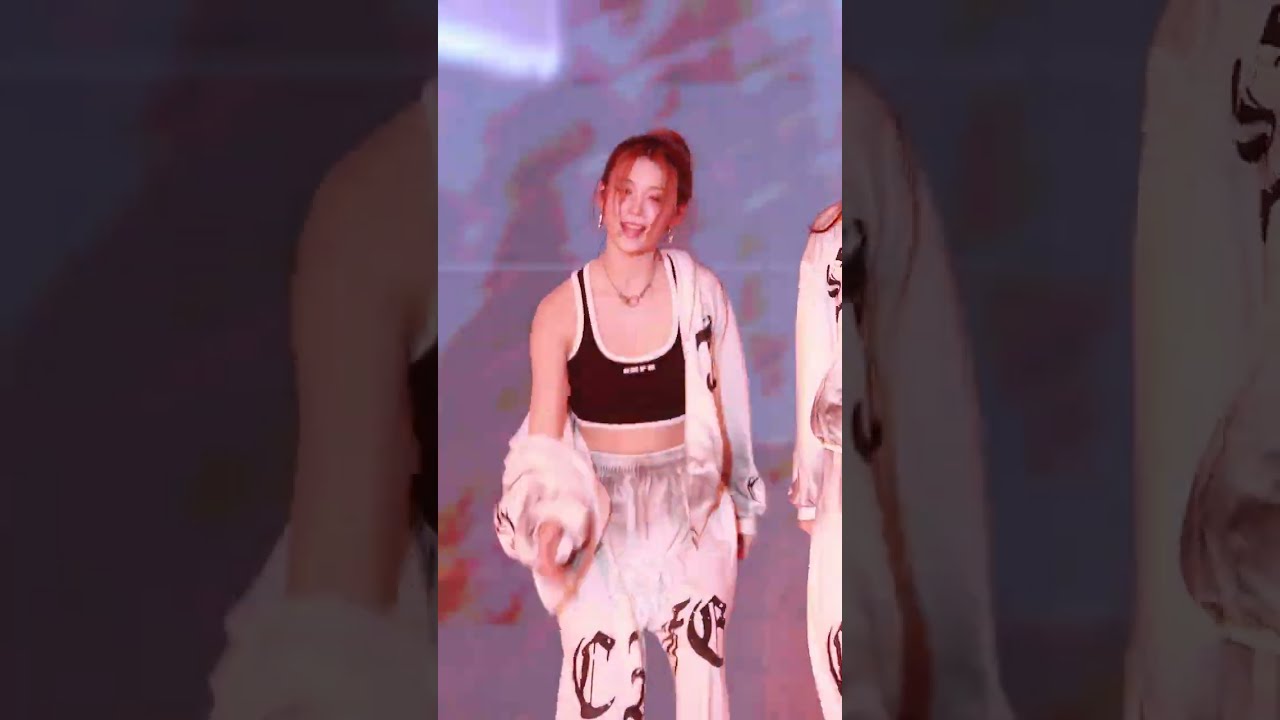 250912 트리플에스 공유빈 직캠 '깨어' (tripleS Gong Yubin Fancam)