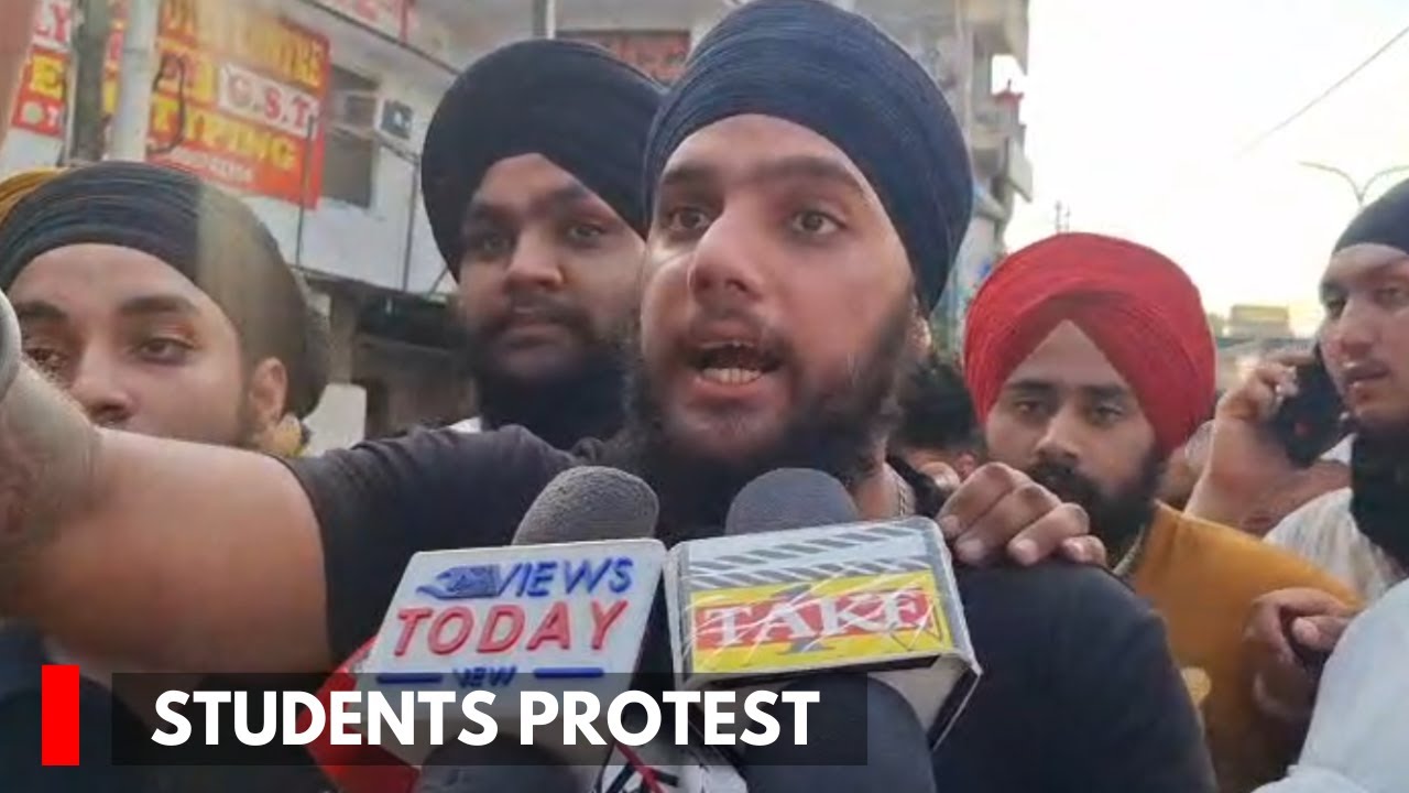 Commerce College Students Protest Over Alleged Hooliganism By Outsiders, Block Canal Road