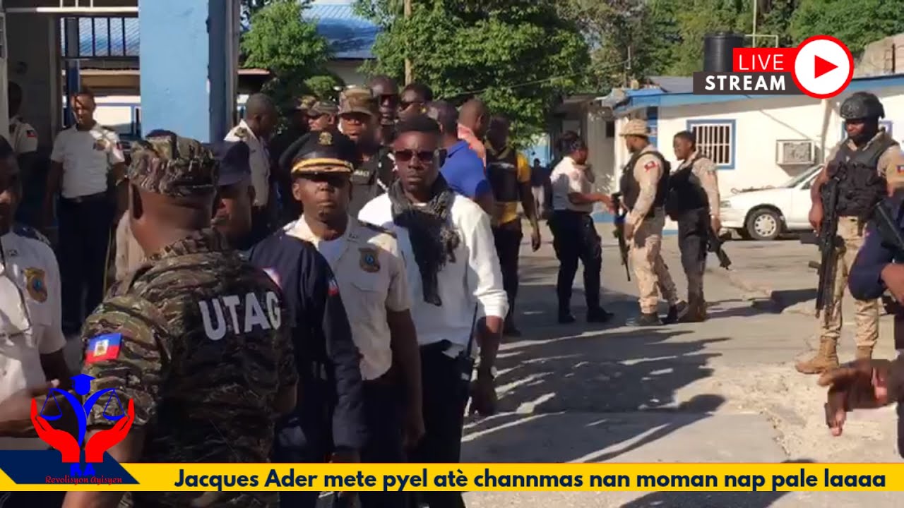 Jacques Ader mete pyel atè channmas nan moman nap pale laaaa
