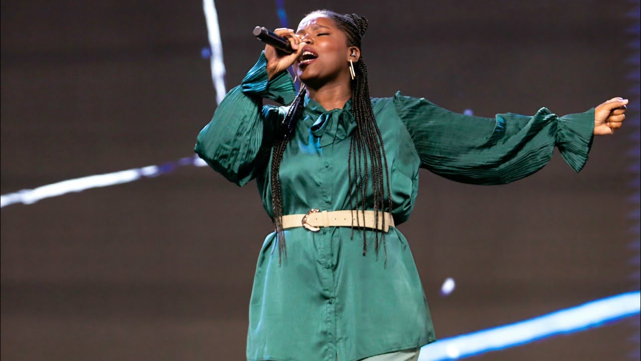 NOUS VENONS T'ADORER / DIEU TU ES GRAND | Impact Gospel Choir - Marianne GAVI