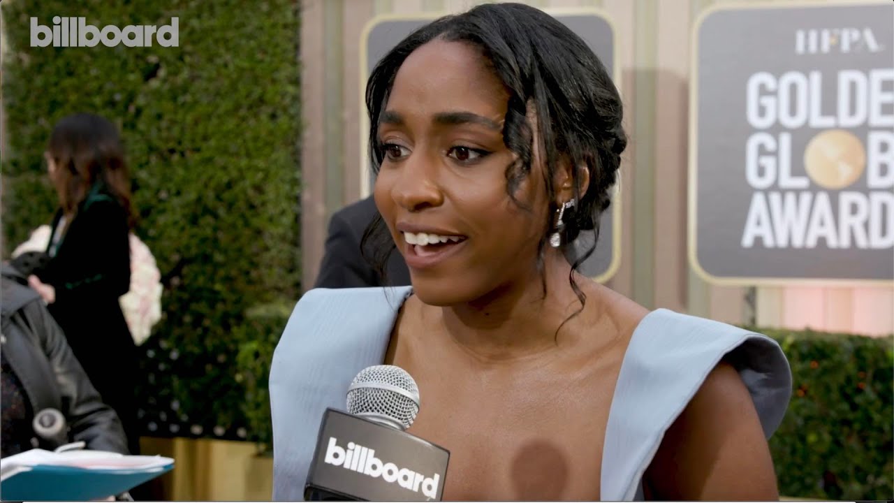 Ayo Edebiri On Her Love For K-Pop Girl Group NewJeans, 'The Bear' & More | Golden Globes 2023
