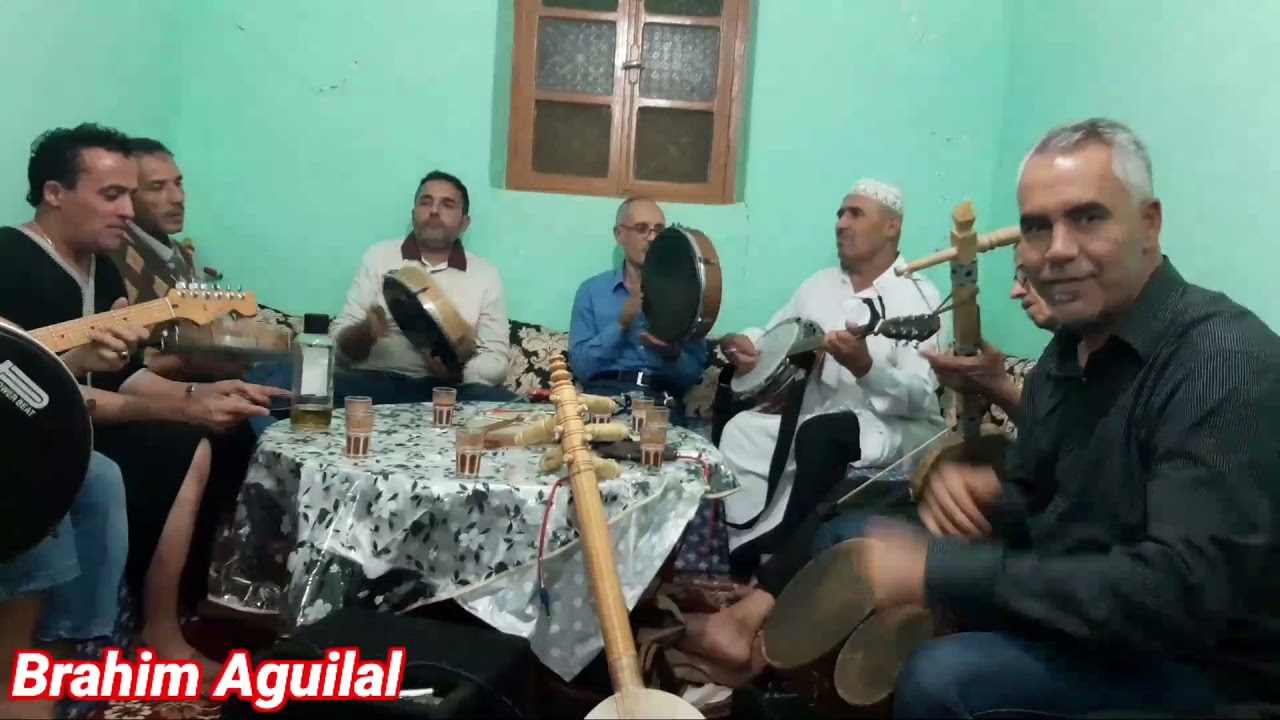 أمسية موسيقية مع عمالقة الفن الأمازيغي حسن بومليك والحسين فاضل وباقي الأصدقاء فرجة ممتعة للجميع ❤❤❤