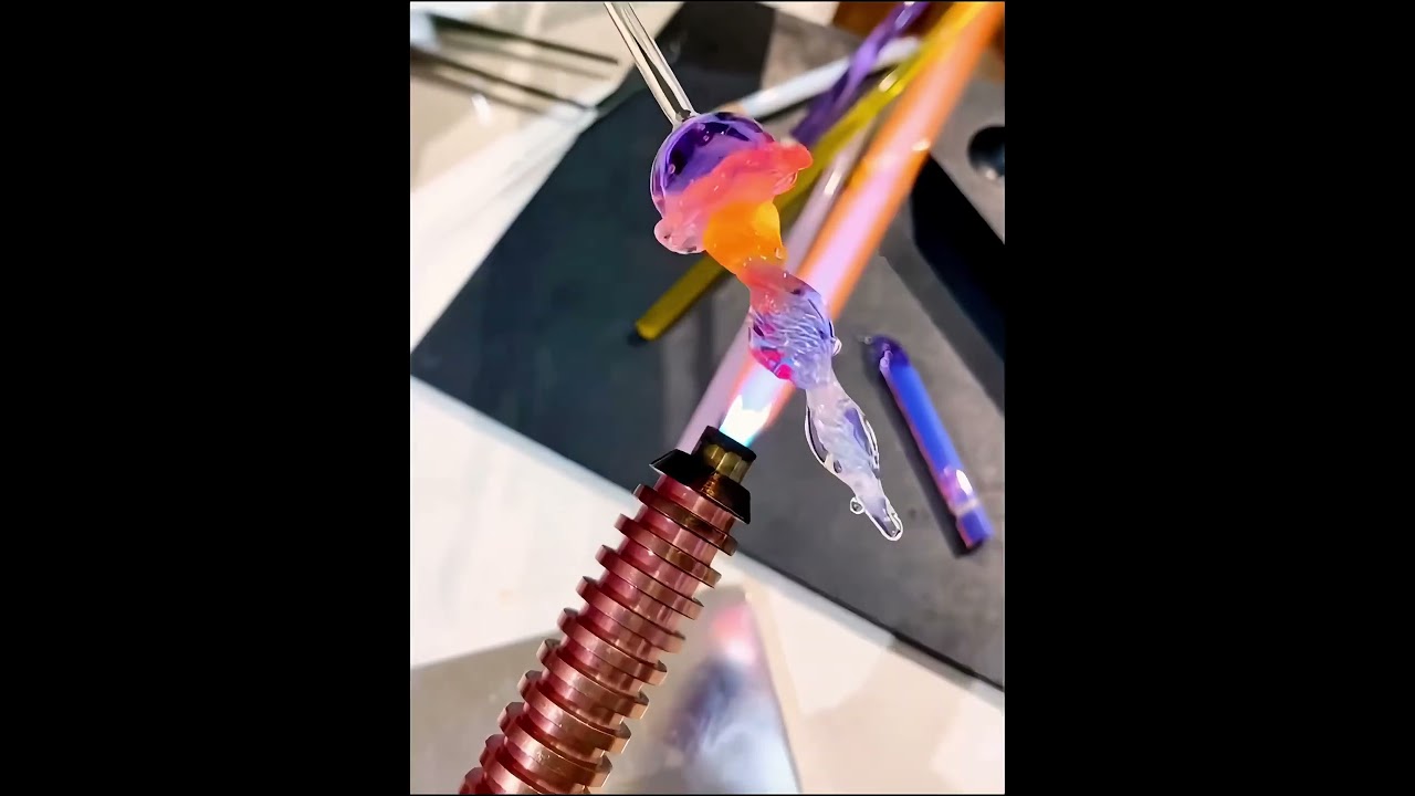 Glass Jellyfish Tutorial 🌊 &mdash; Come to Our Workshop in London to DIY Glass Art📍#Lampwork #GlassArt