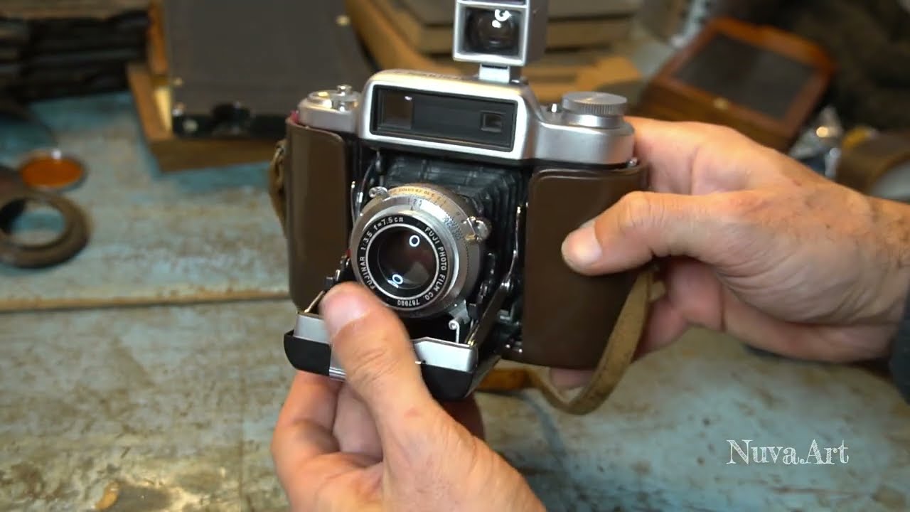Fujica super 6 - 6x6 medium format folding camera overview and film loading