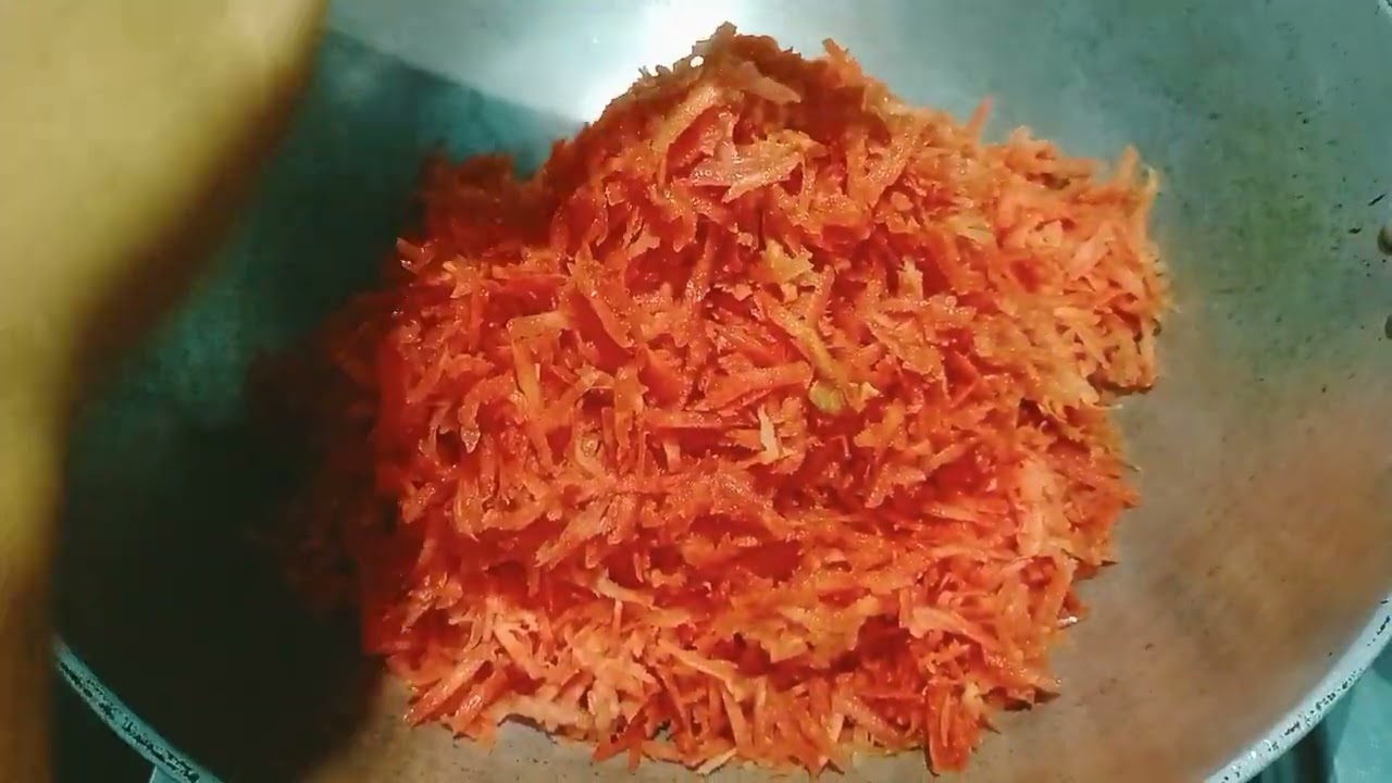 Ghar jaisa gajar ka halva khane mein majedar
