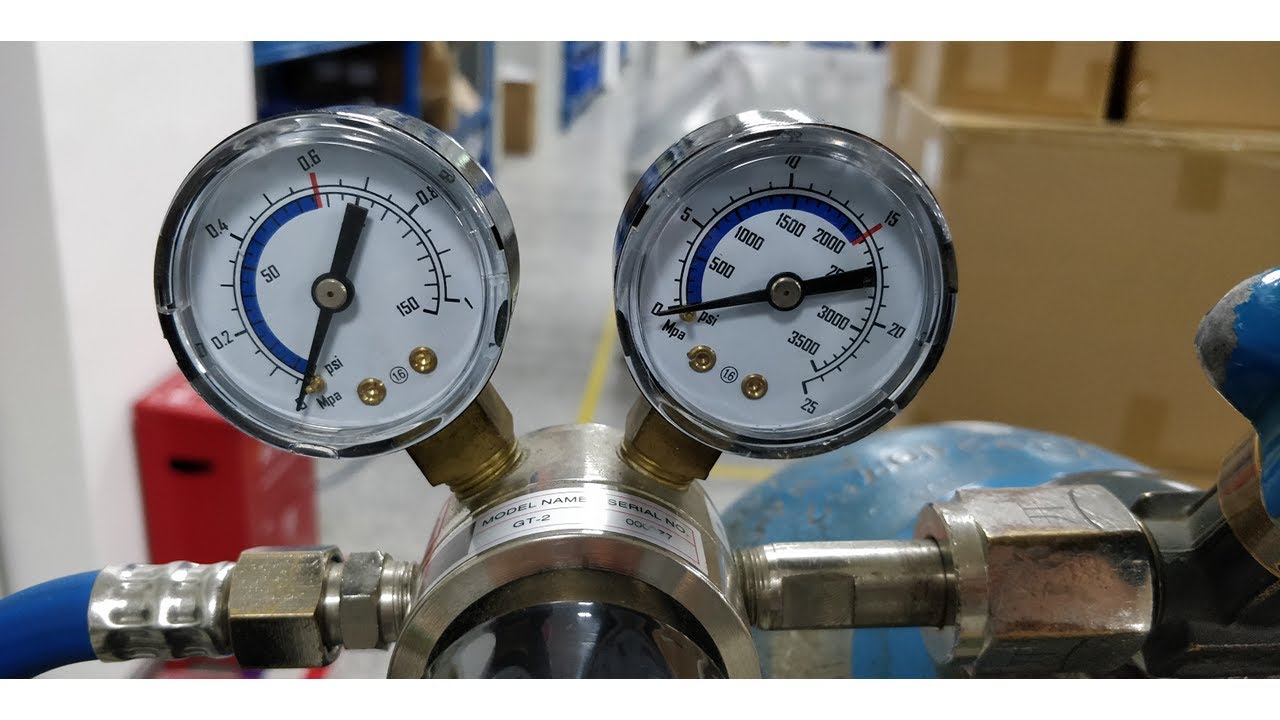 Use of double gauge regulator