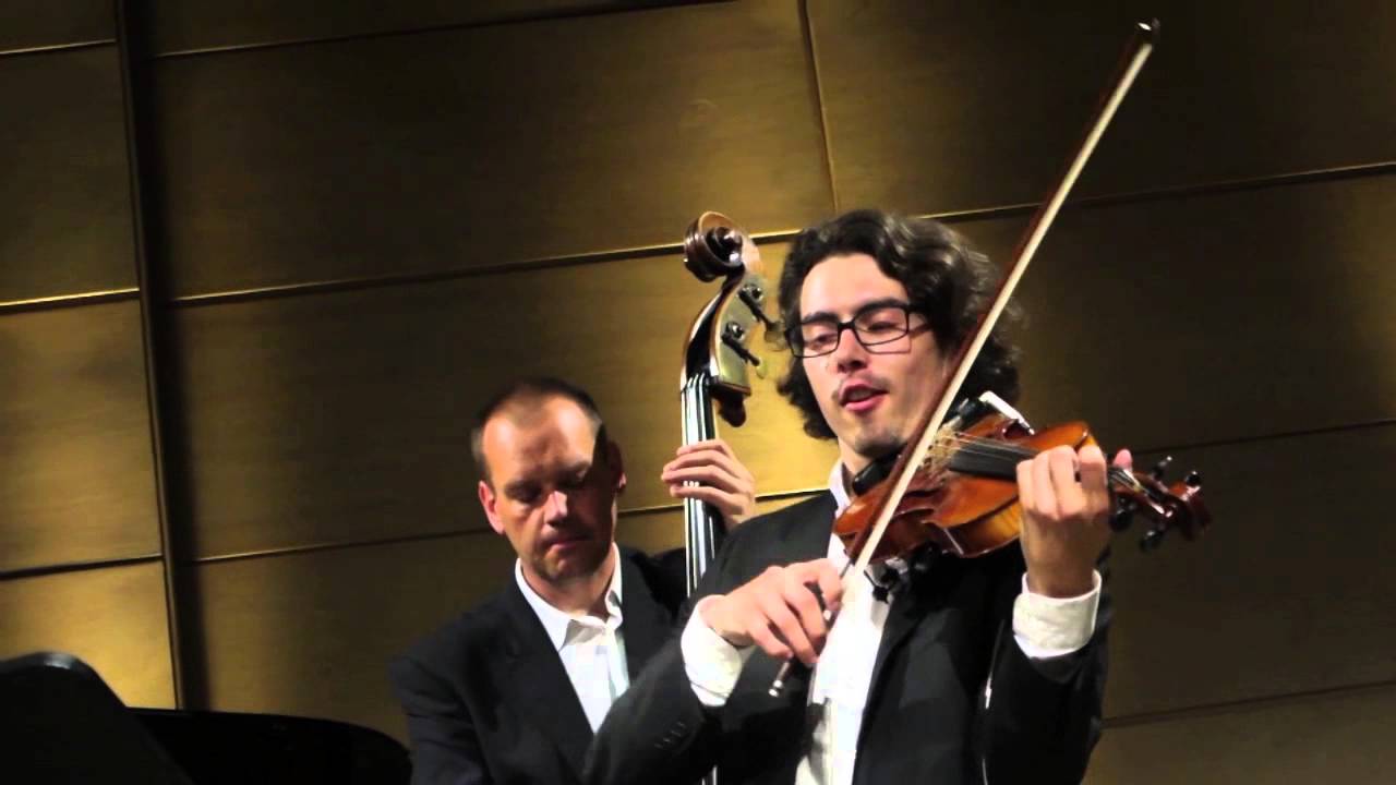 Bartosz Dworak plays 