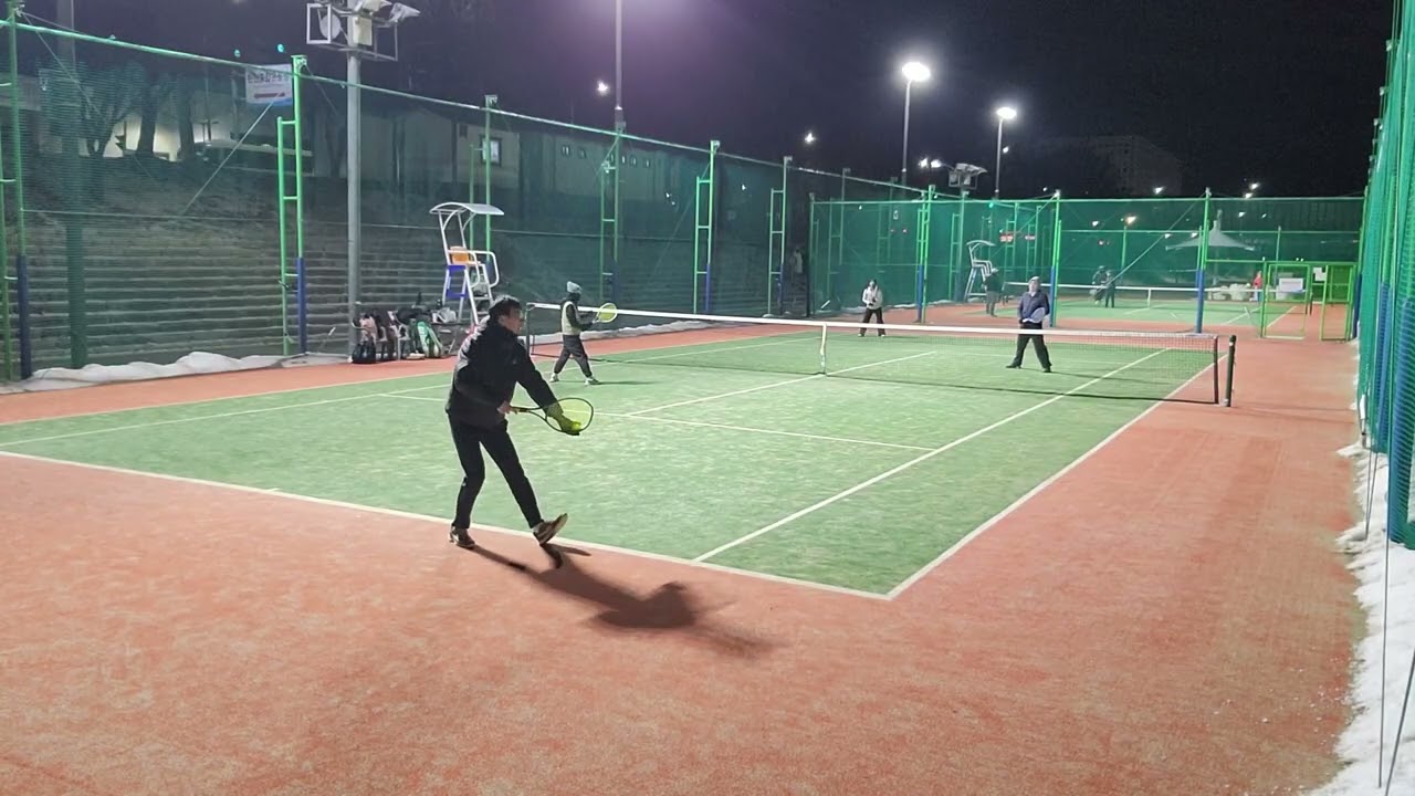 26.01.13 만나교회 테니스 선교회 테인져스 야탑번개 #tennis #만나교회 #테니스랠리 #테린이 #김병삼목사 님 깜짝 출연 #테니스서브