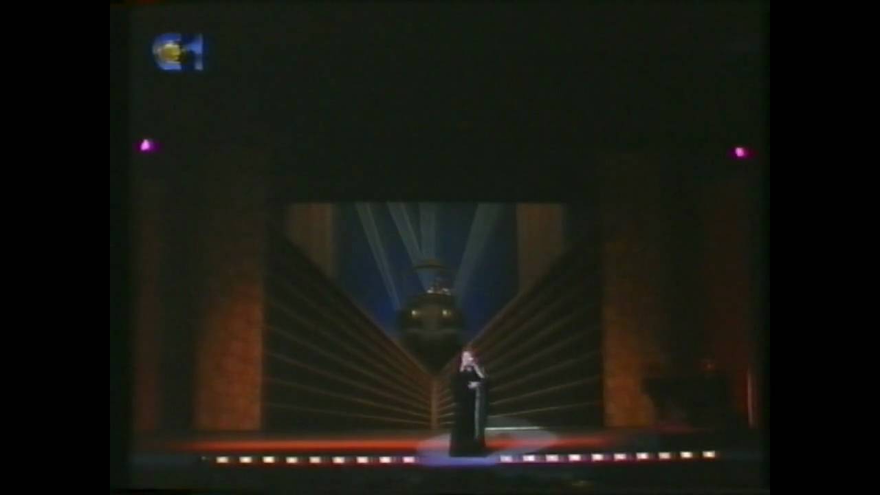Simone de Oliveira - Maldito cabaret (Passa por mim no Rossio)