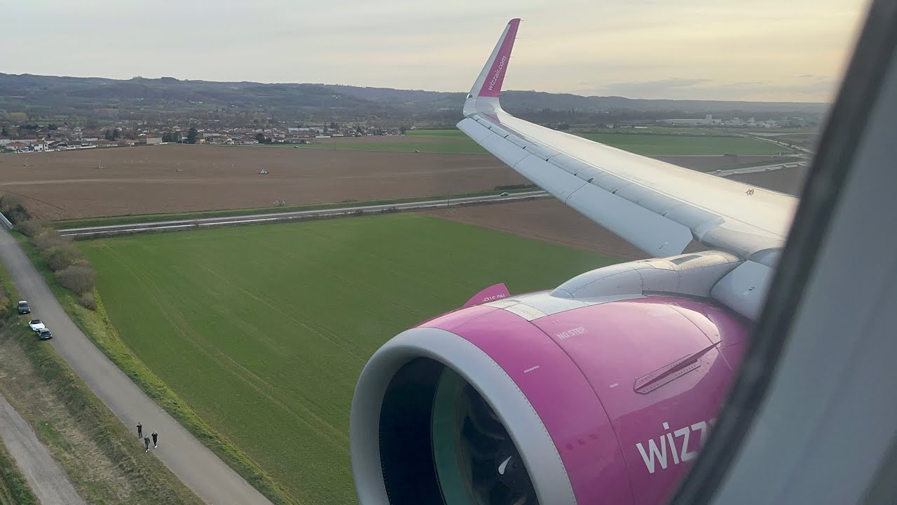 Wizz Air A321neo Landing at Grenoble Alpes Isere Airport (GNB)