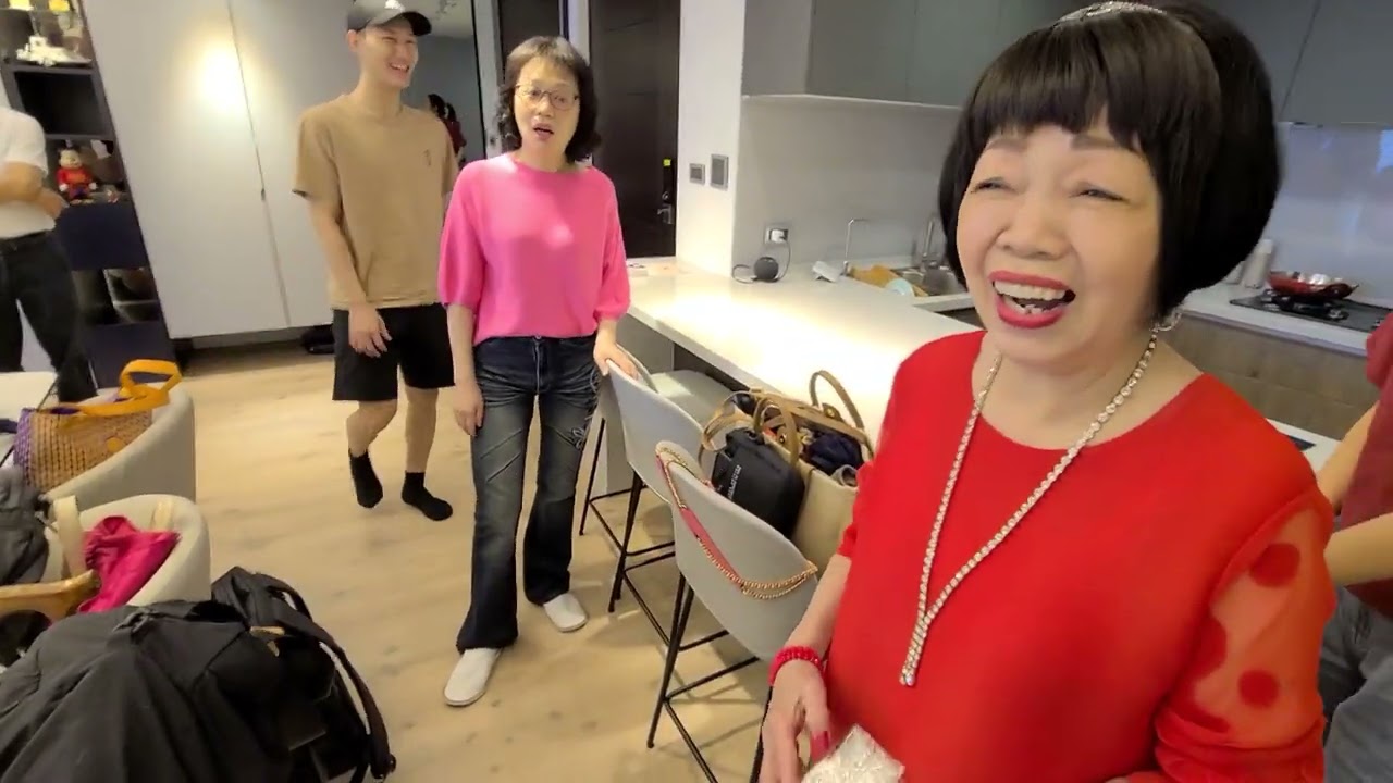家人入厝趴，雙Q送好棒的Dyson 紅色吹風機