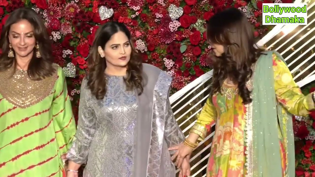 Usha Kakade Birthday Party With Gauri Khan, Zeenat Aman, Karan Johar, Neelam and Many Celebs