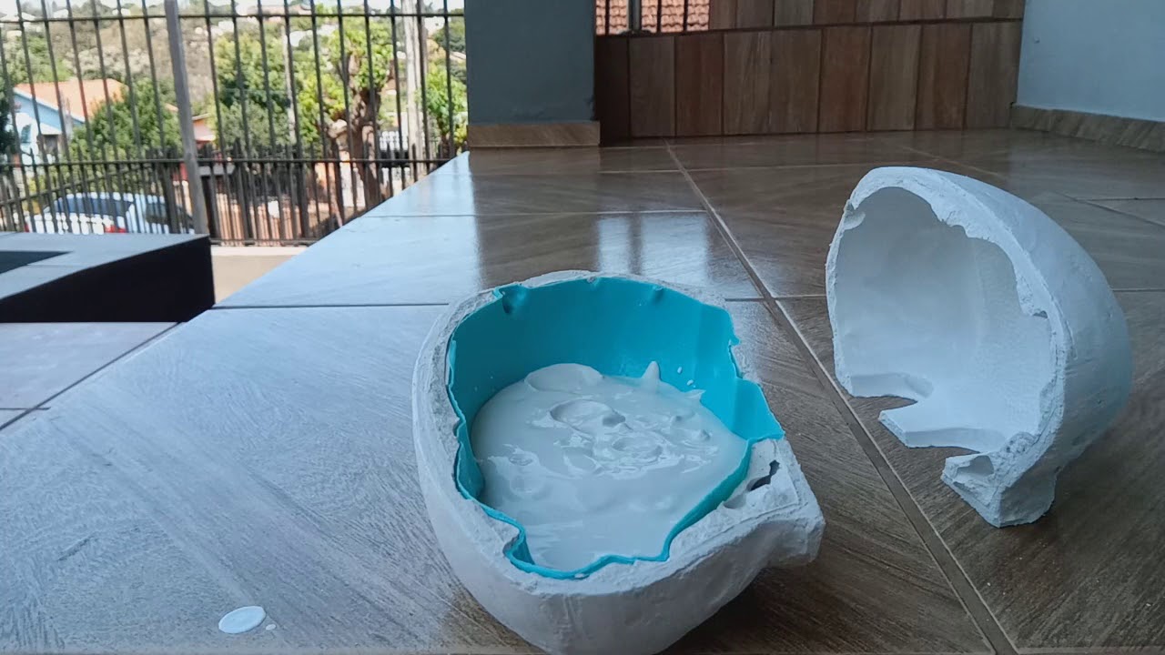 Como fazer porquinho/cofrinho de gesso, para seu filho apreender a poupar.