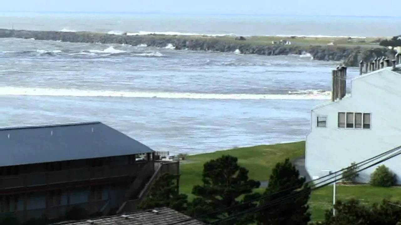 Japan tsunami at Gold Beach Oregon Main Wave