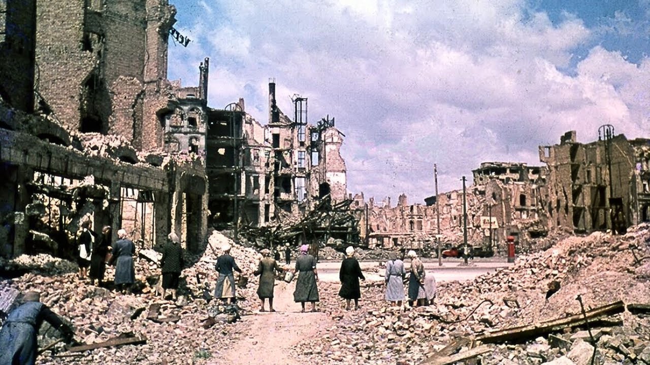 Berlin 1945: Rzadki Kolorowy Film ze Zniszczonej Stolicy Nazistów