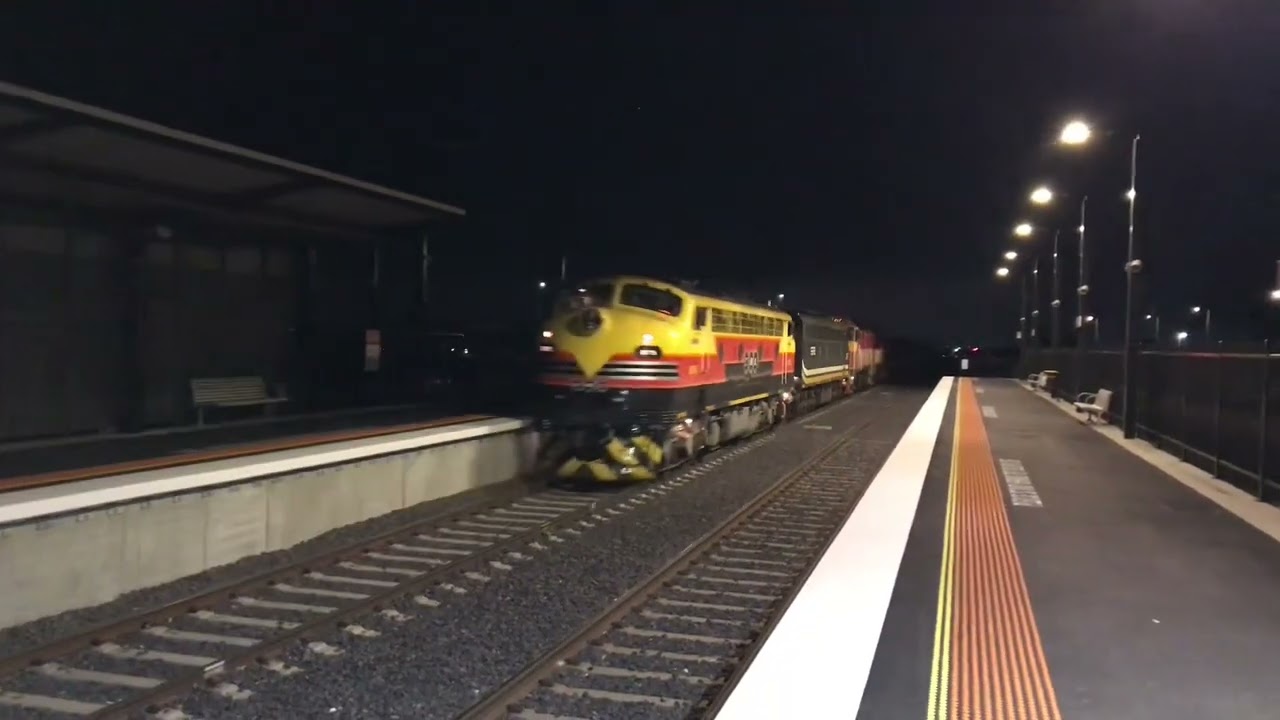 SSR and Qube freight trains.