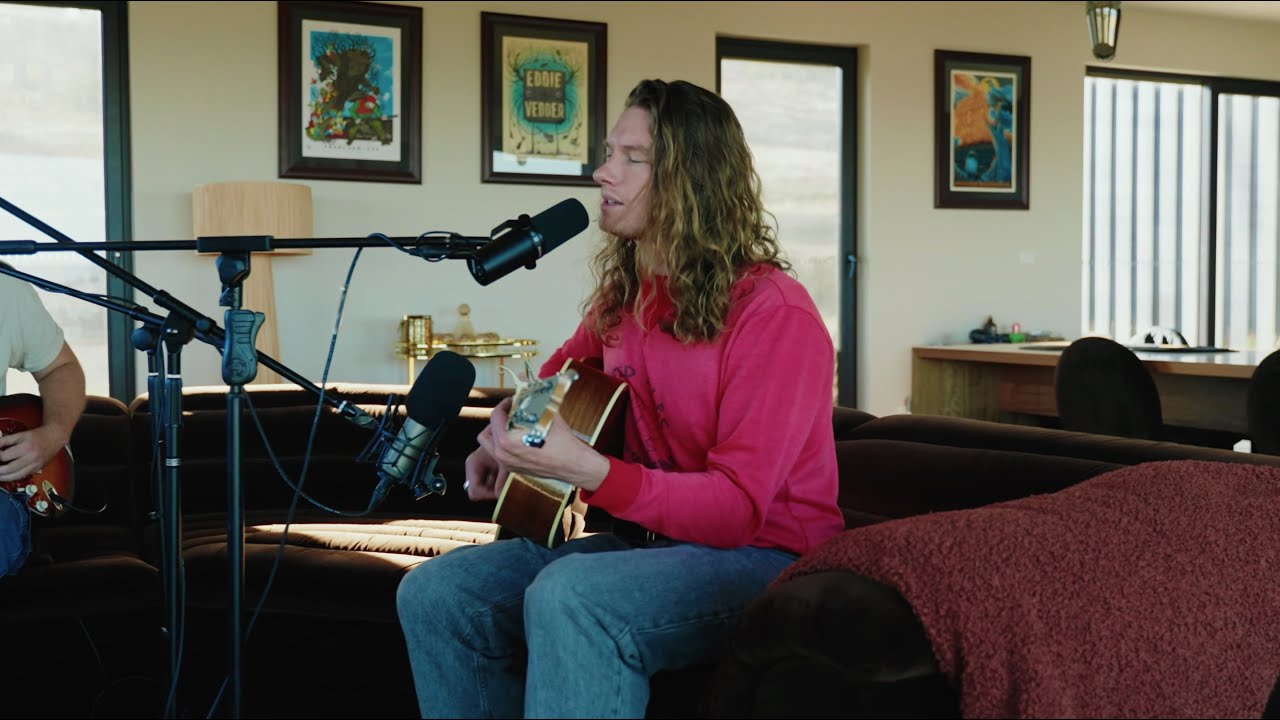 The VANNS - Accomplice (Live Lounge Room Session)