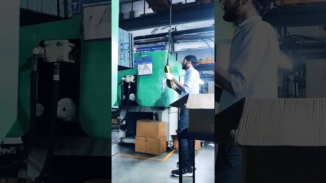 Injection molding machine die setter