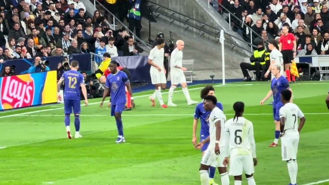 How Did This Arda Güler Free Kick Not Go In?
