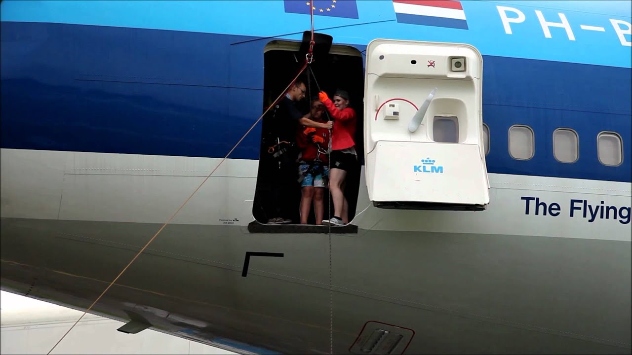 Abseilen uit een Boeing 747 Op het Aviodrome