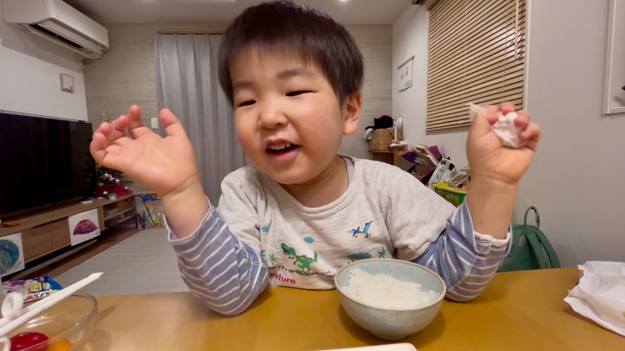 【4歳1ヶ月】鮭のムニエルとアボカドご飯 【4 years and 1 month old】Salmon Meunière and Avocado Rice